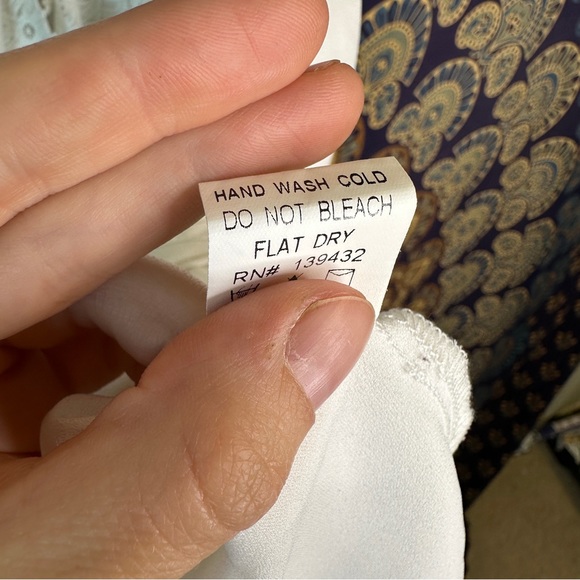 🦋5/20$🦋 lace blouse like tank top - Picture 8 of 9